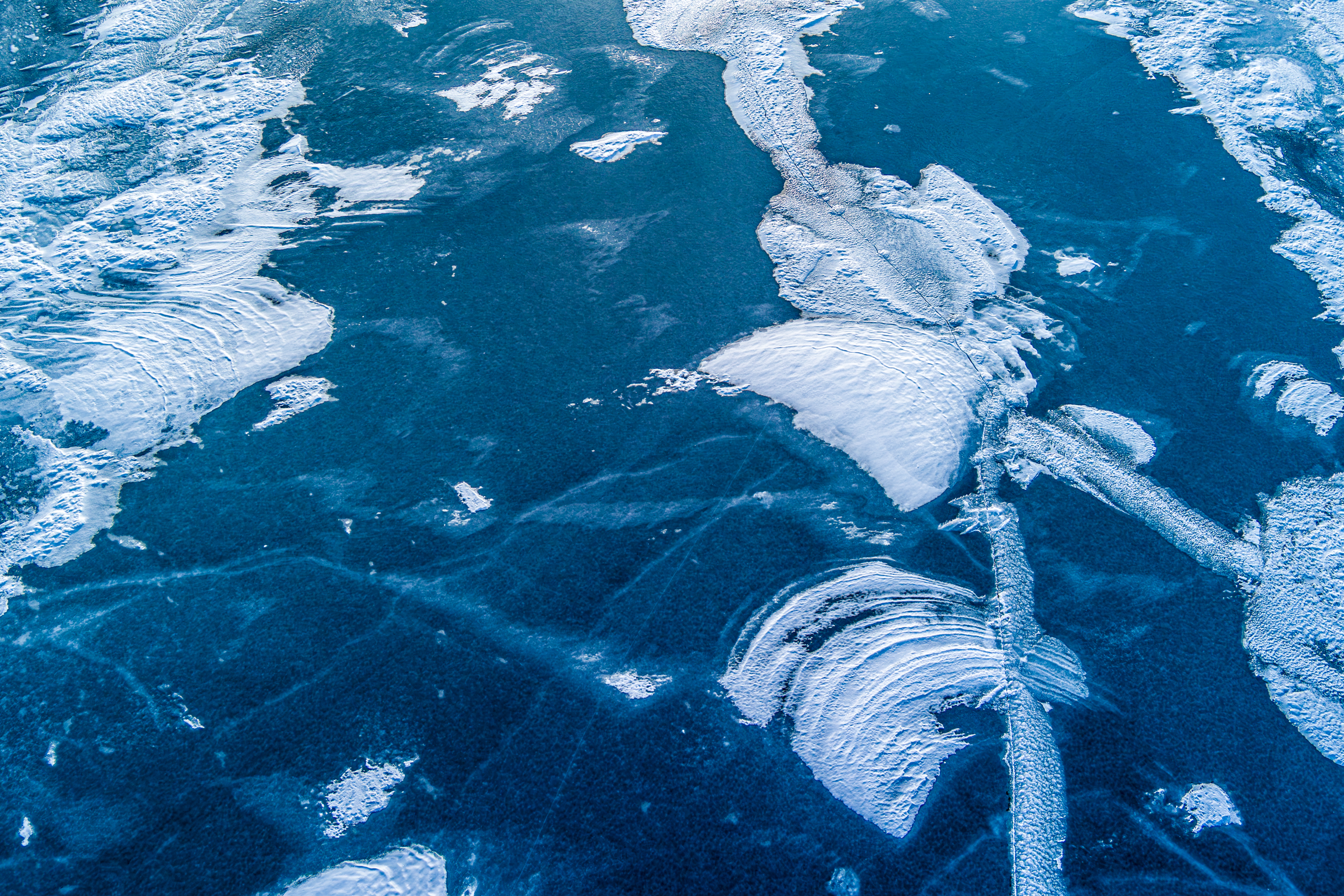 Icebound Sonata: Winter’s Quiet Ode